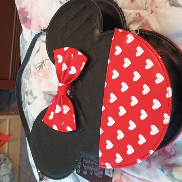Loungefly Handbags - Loungefly Minnie Mouse Crossbody bag
